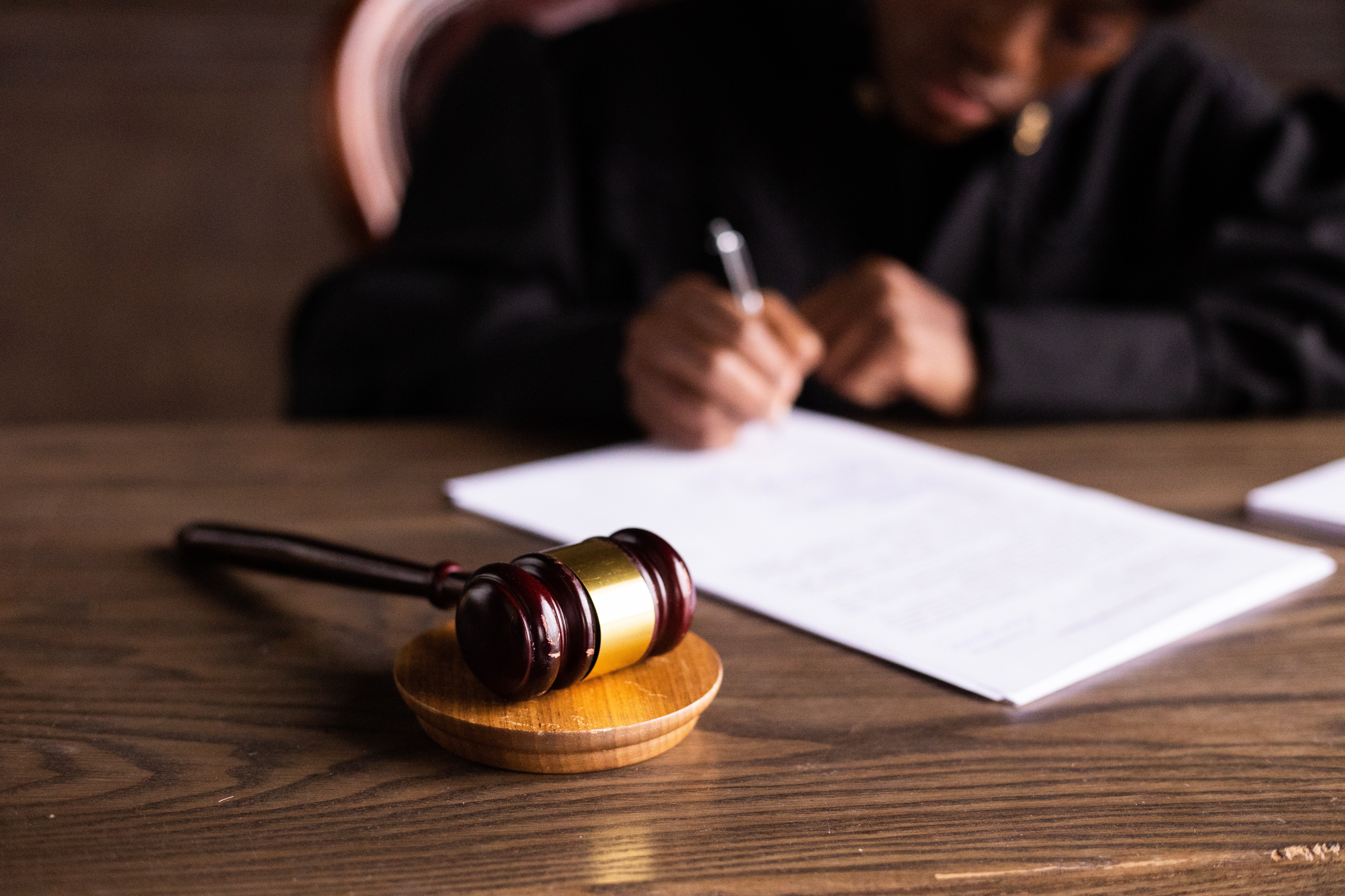 défense tribunal avocat